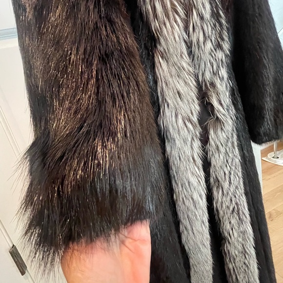 Beaver & Fox Fur Coat - Picture 5 of 7